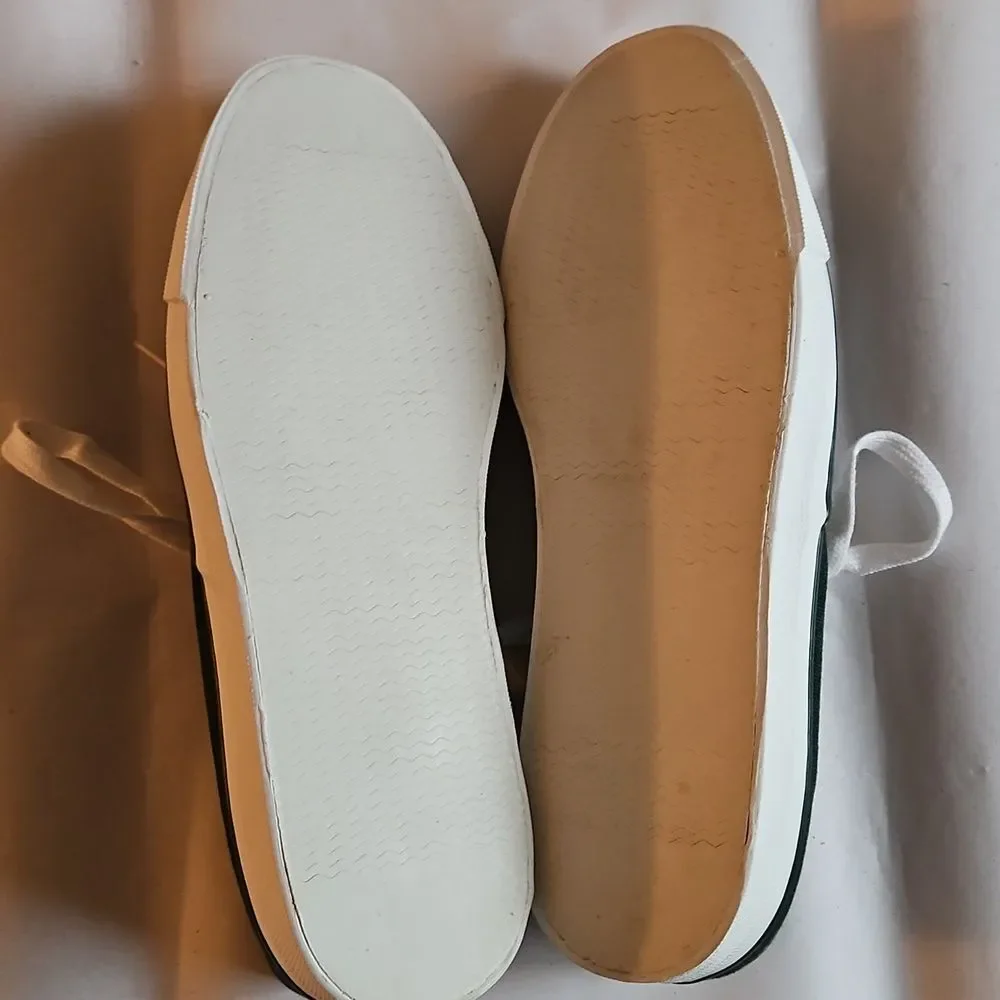 J.Crew Green Canvas Lace-up Sneaker - Brand New Sz 7